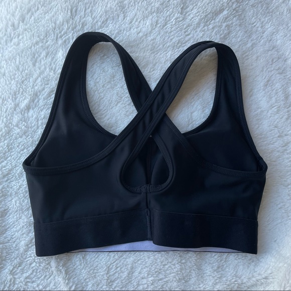 Under Armour mid support sports bra XS - Picture 2 of 5